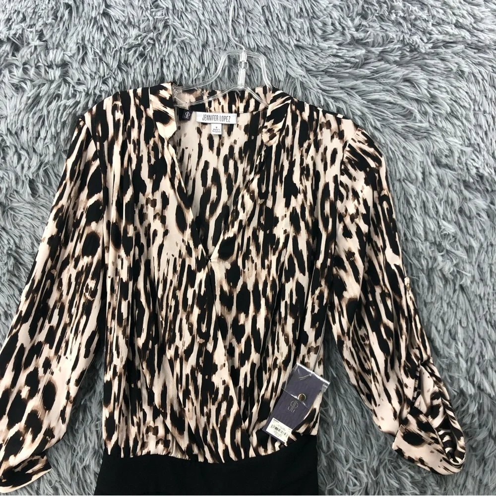 Jennifer Lopez Romper Womens 8 NWT Cheetah Vneck Chain Belt Shorts